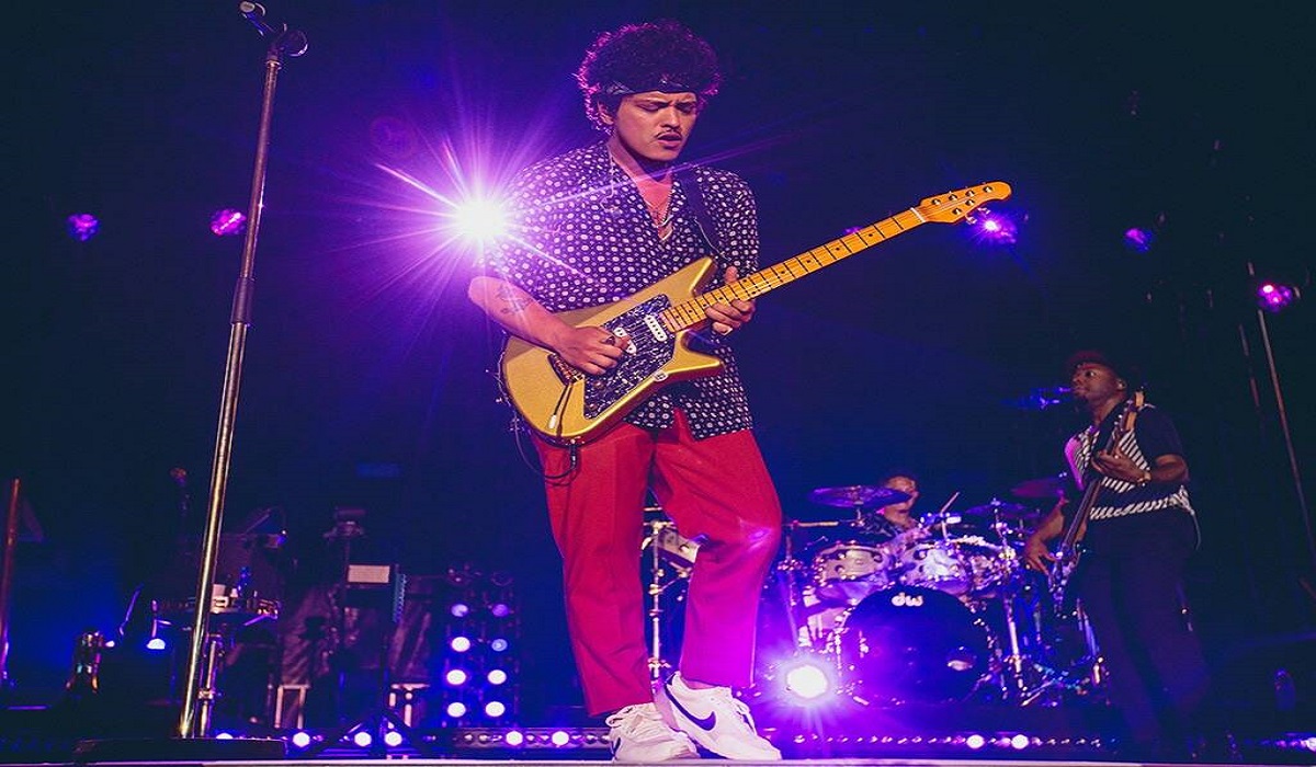 Bruno Mars Says His "Music Comes From Love" After Addressing Cultural Appropriation Claims